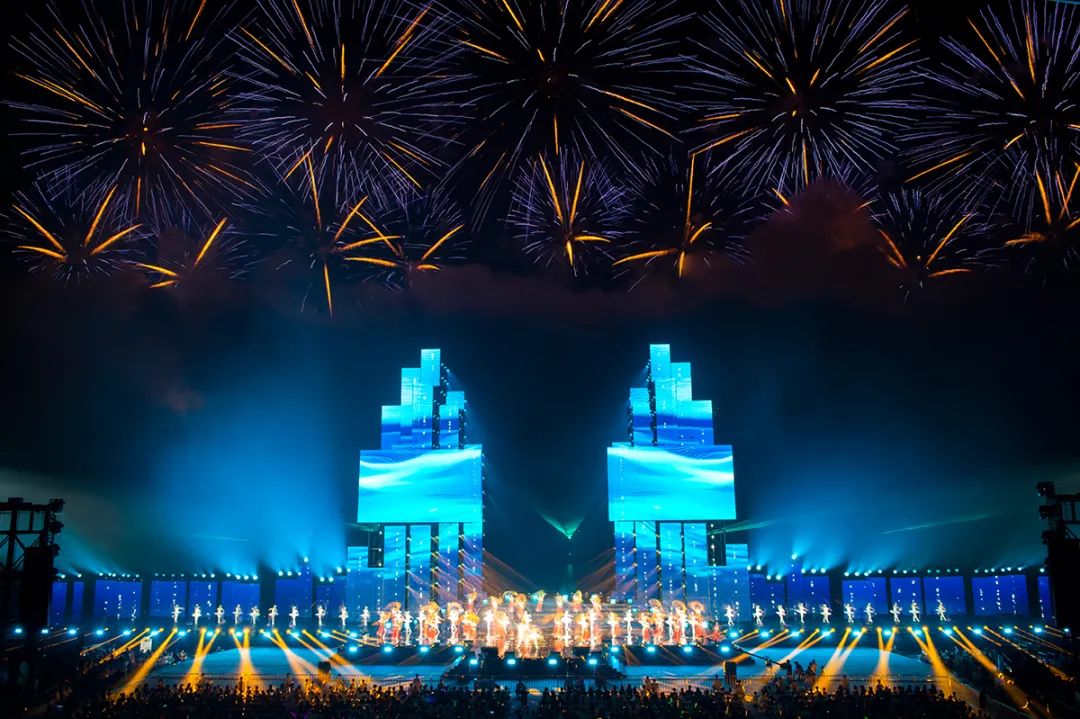 CharmofEast's tweet image. Enjoy a dazzling spectacle to celebrate the upcoming Mid-Autumn #Festival, as the 16th China (Liuyang) International Fireworks Cultural Festival lights up the sky as scheduled in #Liuyang, Hunan Province. #MoonGazing #MidAutumnFestival #CharmofEast

Setting off #fireworks and