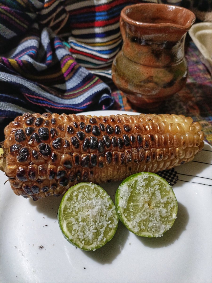 Ixmukane_37g's tweet photo. Los elotes asados deberían ser entrenos 🫰🏽✨ https://t.co/IRGK8EYh1U