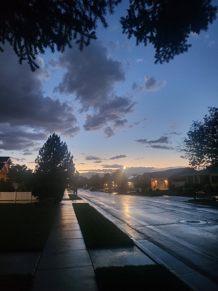 Went for a sunset "passagiatta" and caught a little rain. We live in the midst of beauty.