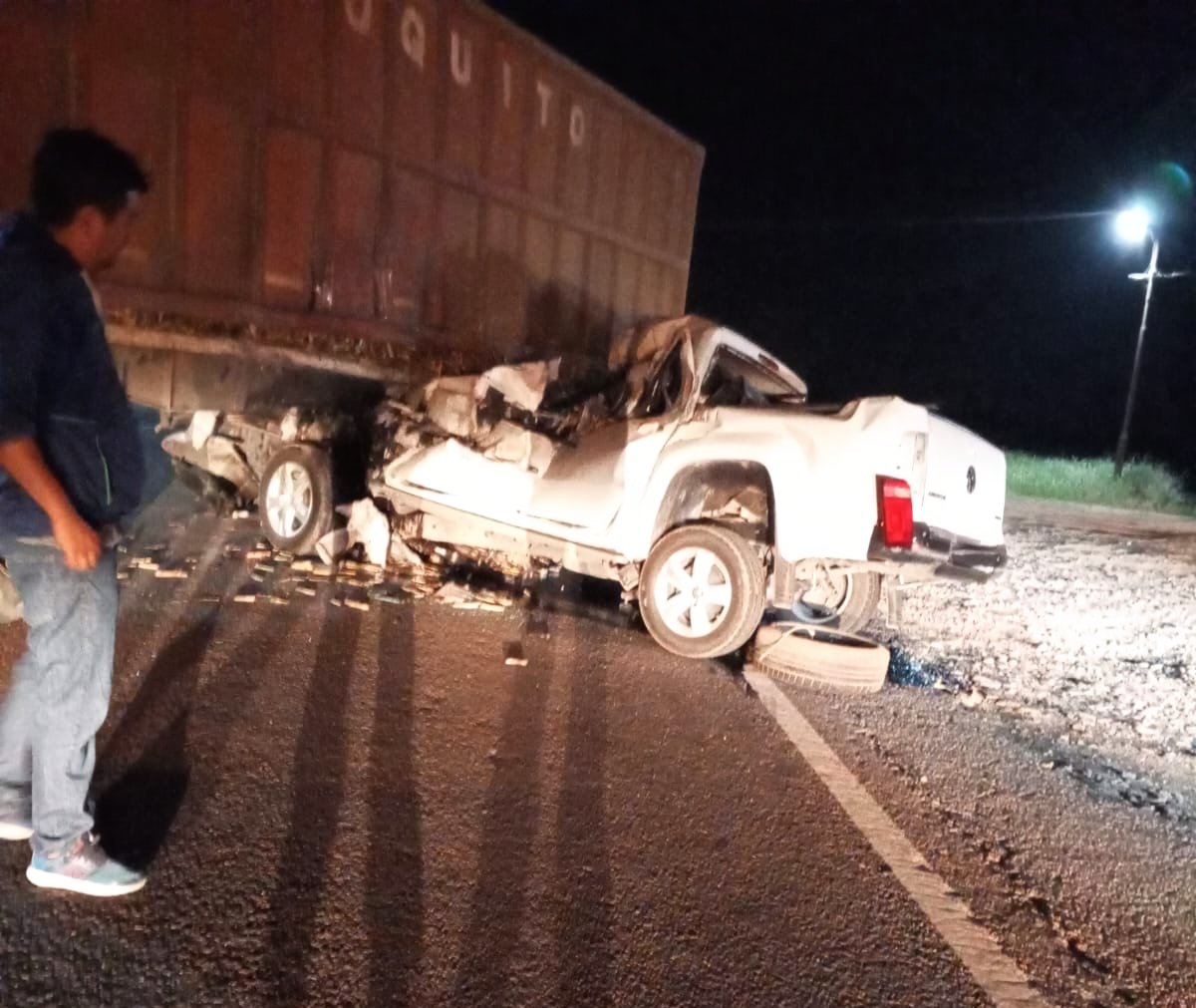 AHORA: El intendente de La Cocha Leopoldo "Puma" Rodríguez falleció en un accidente en la zona del Paraje Palo Blanco, La Invernada. La camioneta que conducía chocó contra una rastra cañera. Rodríguez viajaba solo, informó personal policial. #Tucumán