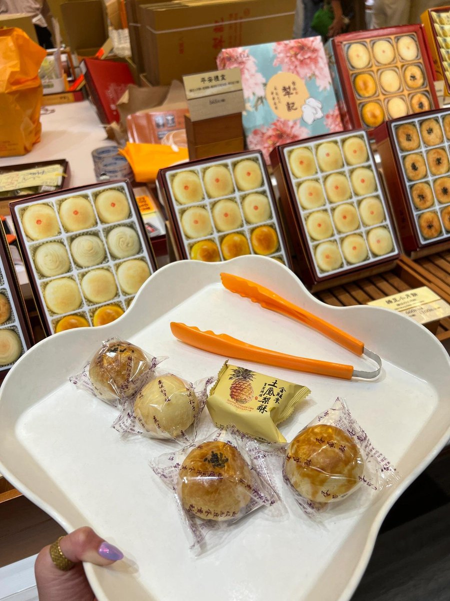 明日は中秋節です。今年も中秋節は一人で過ごします。😊