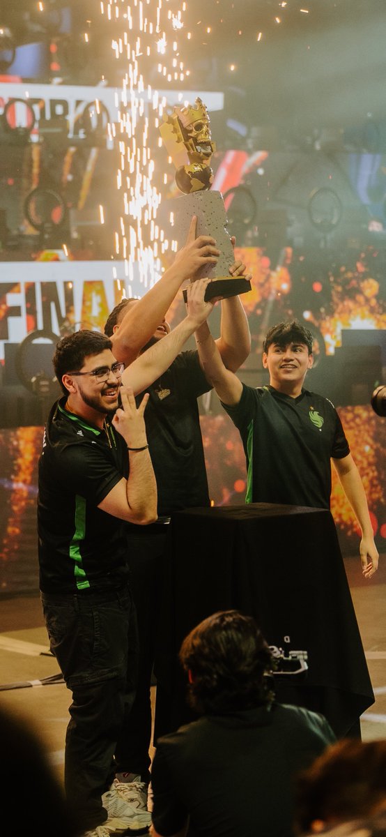 kikojax's tweet image. Championship Moment 🤘🎉

#WSOWGlobalFinal