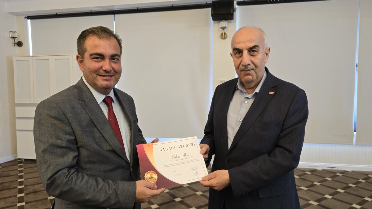 Bu yıl Düzce’de düzenlenen İHA 2024 yılı değerlendirme toplantısında, takdir belgemizi İHA Genel Müdürü Hamit Arvas Beyin elinden aldık. Bu başarıya ortak olan Şanlıurfa Malatya Adıyaman ve Kilis temsilcilerimiz <a href="/sinasiinan/">Şinasi İNAN</a> <a href="/cahitozcelik/">cahit Özçelik</a> @cihankizir <a href="/okansgenc/">Okan Genç</a> e teşekkür ederim.