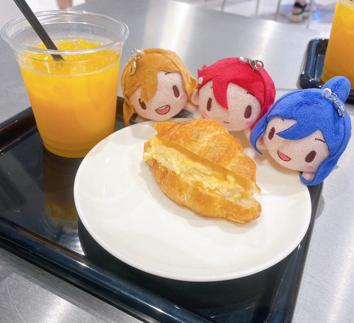 mi_one_live's tweet photo. ✿地元愛day2✿
どんぐり
プレミアムショップ
地元愛セット（寿太郎みかんジュースは本当に美味しい） https://t.co/XqKNfQBoLa