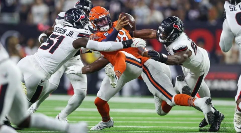 The Texans pass rush is beating Caleb Williams up

#ChicagoBears 
#TexansVsBears