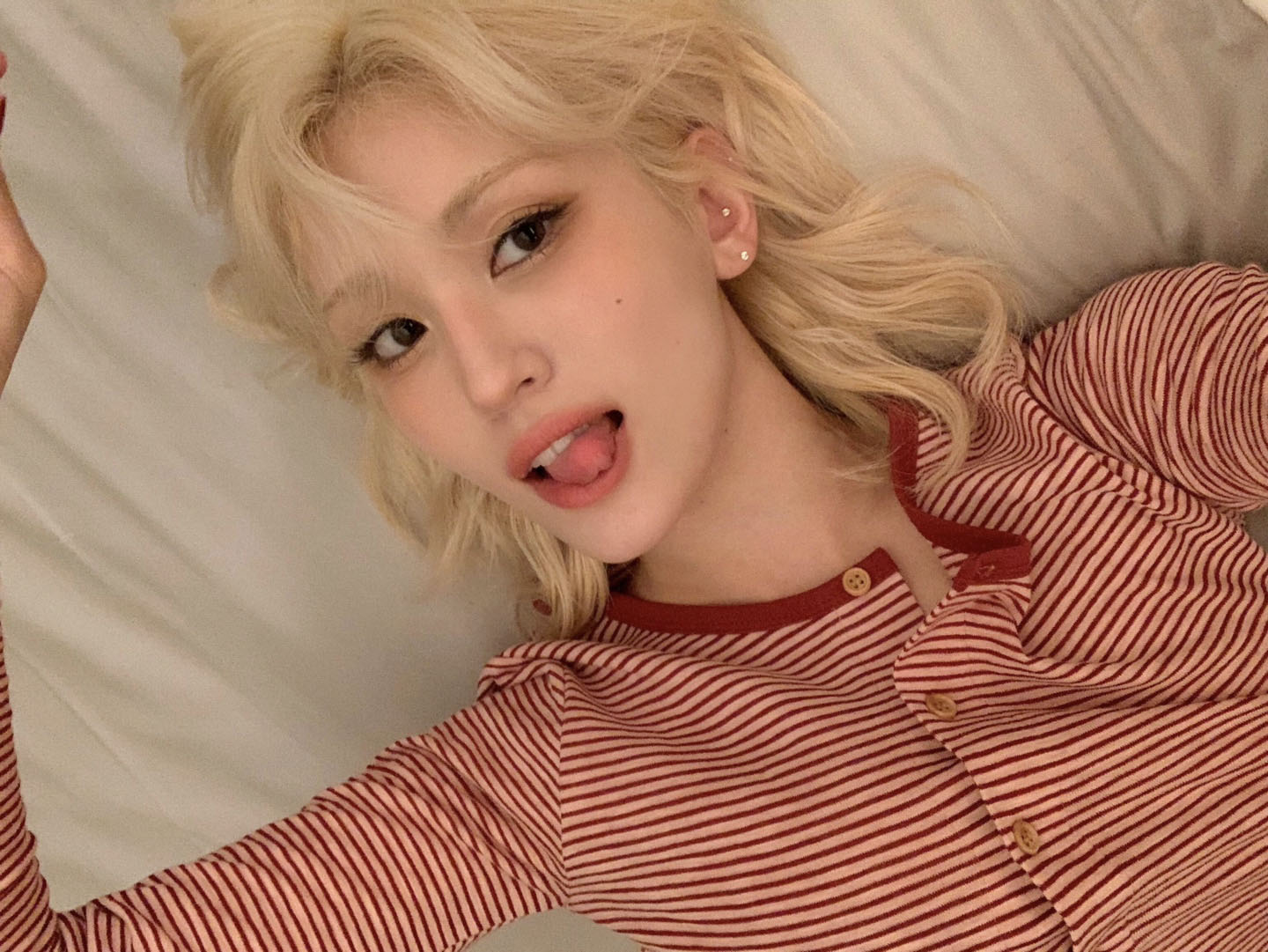 소미 nude fake  [TBL 발신] 띵동🔔 솜뭉치를 위한 추석 선물이 도착했습니다🎁 자세한 선물은 전소미(JEON  SOMI) 공식 팬카페에서 확인해 주시기 바랍니다. 📎https://t.co/Gr4D7BqkV6 #JEONSOMI #전소미  #THEBLACKLABEL #더블랙레이블 https://t.co ...