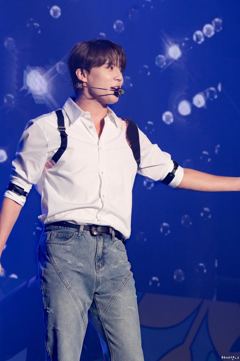 s_kimjj468's tweet photo. ๋ณผ๋๋ง๋ค ์์๊ฒผ์ด...
240914 MEGAFIELD MUSIC FESTIVAL_๊น์ค์
#๊น์ค์ #์ค์ #์์์ค์ #JUNSU #XIA #๋ฉ๊ฐํ๋ #๋ฉ๊ฐํ๋๋ฎค์งํ์คํฐ๋ฒ #MEGAFIELD https://t.co/0bOOJgUoZ8