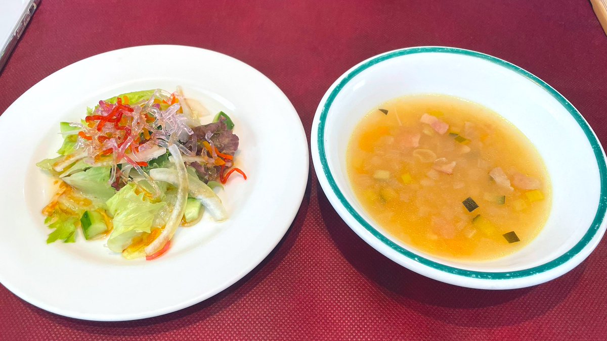 tooorima's tweet photo. ランチのBコース。魚介のドリアとカレイのフリット。基本ここに来ると魚食べてる。 https://t.co/MZTFaoWqgo