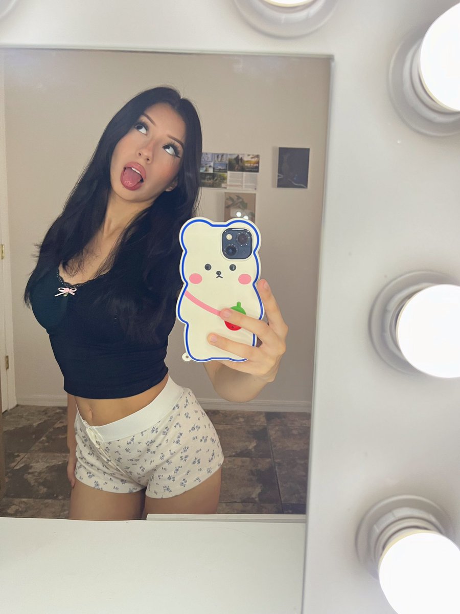 just a pretty girl simps love to pay