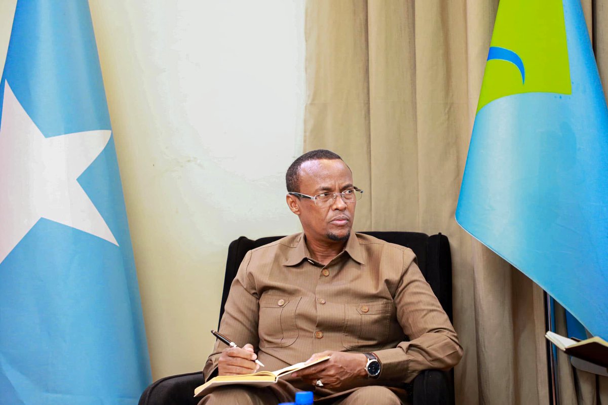 GudlaweHussein's tweet photo. In Bal’ad, to meet with commanders from the Somali National Army, and to mobilize local forces in the ongoing fight against Al-Shabaab. Our goal is to eliminate Al-Shabaab from the road connecting Jowhar to Balcad, as this road is vital for our economic development. https://t.co/i67ESCidd3