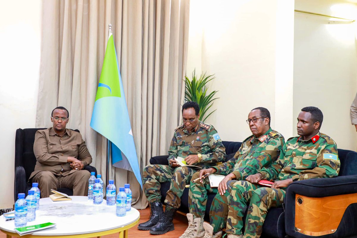 GudlaweHussein's tweet photo. In Bal’ad, to meet with commanders from the Somali National Army, and to mobilize local forces in the ongoing fight against Al-Shabaab. Our goal is to eliminate Al-Shabaab from the road connecting Jowhar to Balcad, as this road is vital for our economic development. https://t.co/i67ESCidd3