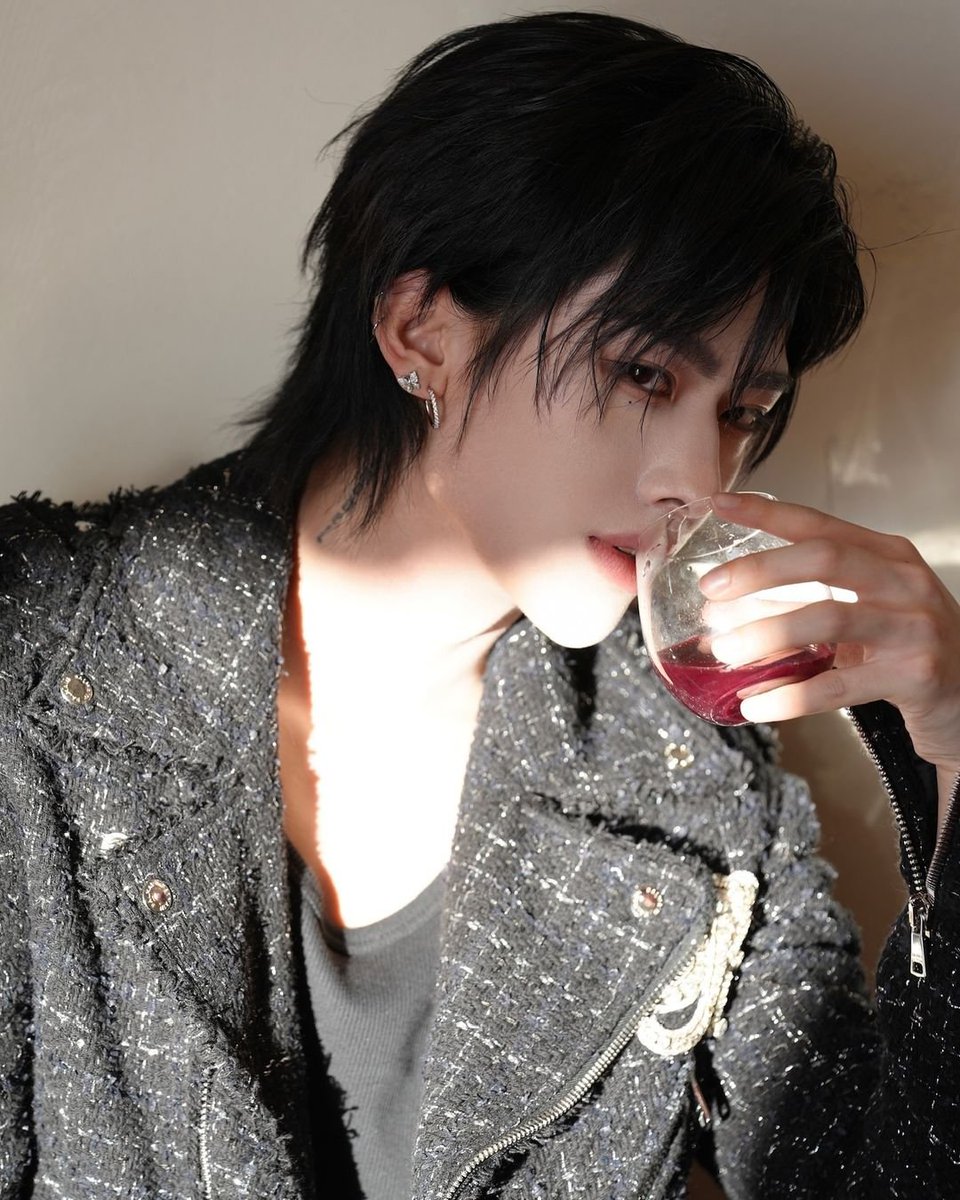 open.spotify.com/track/4pryE6cN… | Sippin' wine (or at least acting as though it is) even though not in a robe, I do look too good to be alone.