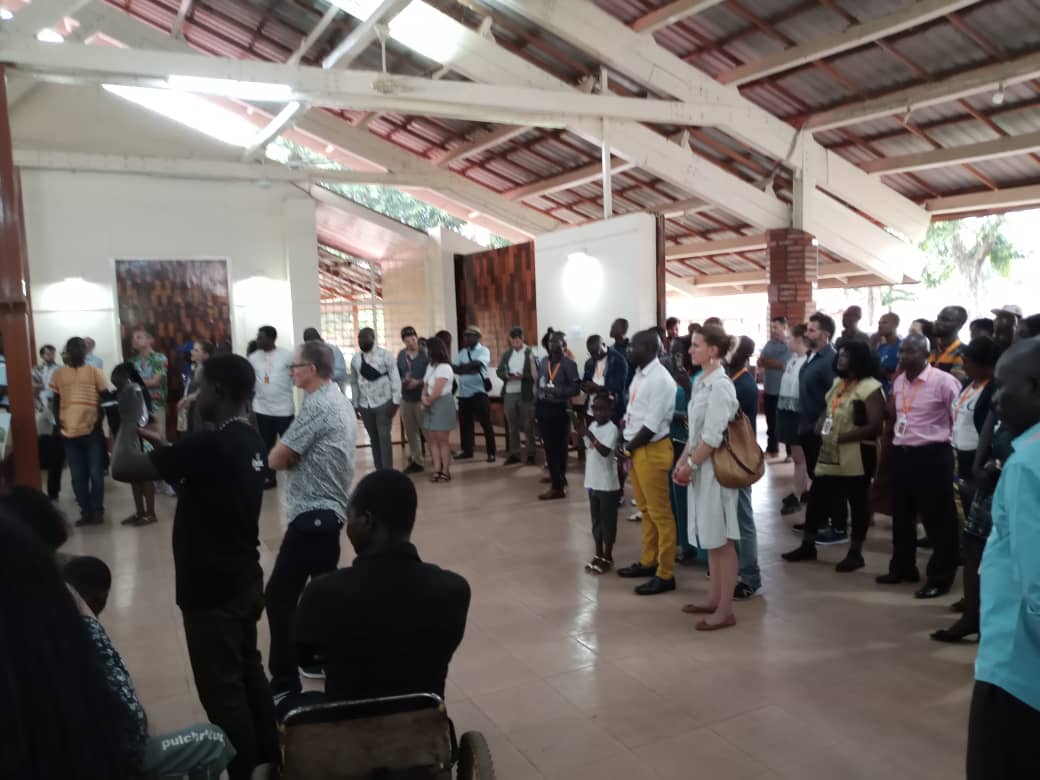 L'exposition 📸 IBOUNGBI de Didier Kassai met en avant le travail des ONG Triangle G. Humanitaire &amp; Première Urgence Int. dans le Nord-Est #RCA. Grâce au projet IBOUNGBI financé par l'AFD, l'accès à l'eau, l'éducation et la santé a été amélioré. Un bel exemple de coop 🇫🇷🇨🇫