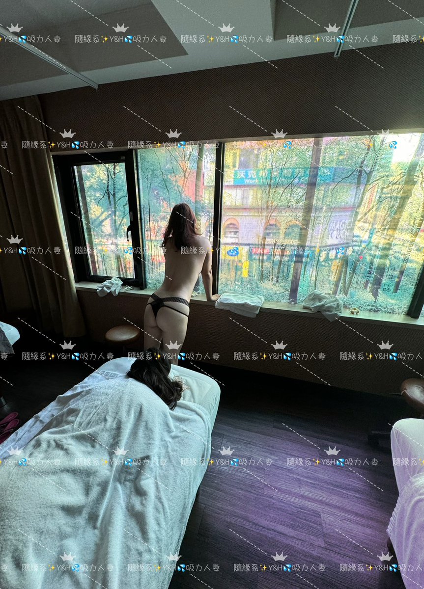 小老婆還在睡覺💤
大老婆在前面壞壞誘惑😈😈😈
這樣對嗎🤣

#徵求文

10月 6號到8號會下去台中
目前只有計劃6號一早去
#南投紫南宮 
拿金雞回去拜拜過香爐👏
接下來還沒開始計劃

想問
中南部的 #夫妻 #情侶 
這幾天剛好有空的嗎🫶

一起吃吃飯
一起泡泡澡
一起玩鐵捲門🤭
一起可愛愛❤️

#夫妻情侶聯誼