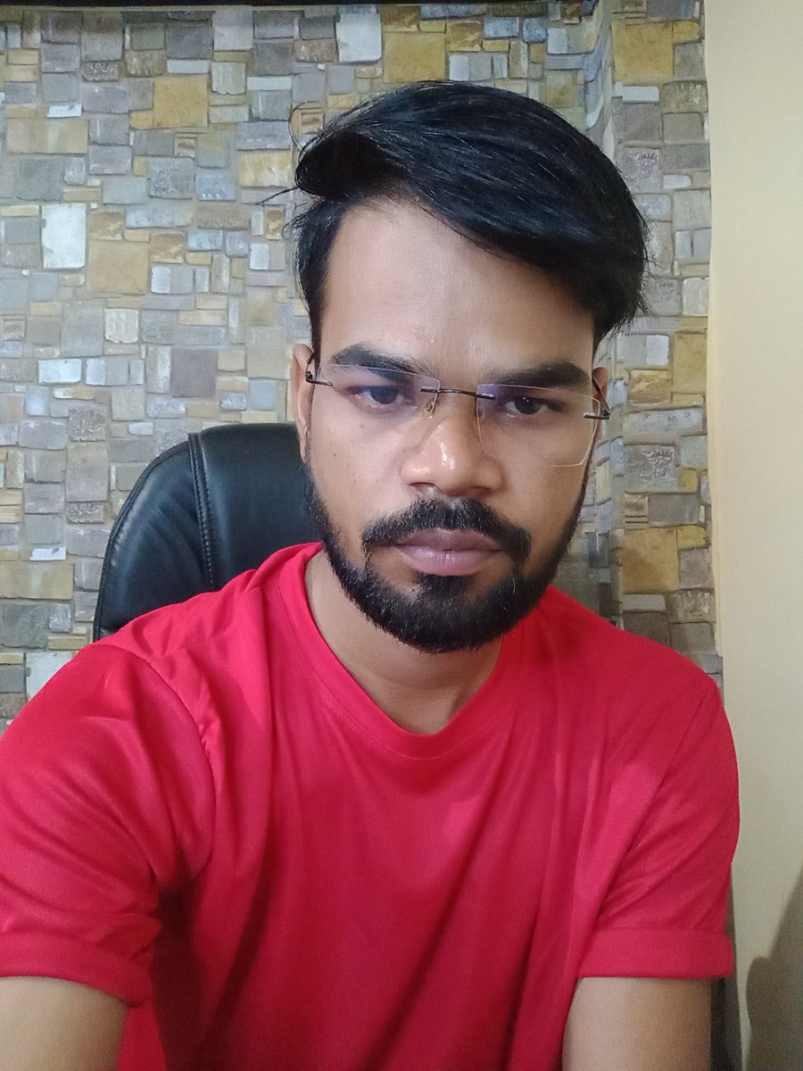 Shivamsahar's tweet photo. बेवजह किसी के जाने का डर।
झूठी मोहब्ब्त,झूठे वादे का डर।।
रहता हूं अकेला करता हूं मौज।
मुझे नही है किसी के ताने का डर।।
                           ~शिवम् सहर
#shivamsahar #shayari https://t.co/VbZ7hlEd2K
