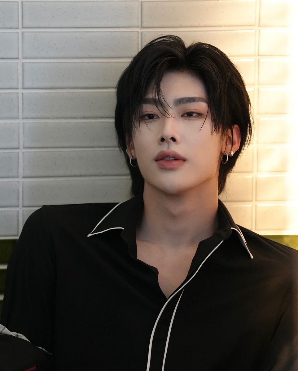 All black may be an easy fix to any fashion disaster, but I'm here elevating it to a whole new level. Making black anything but basic.