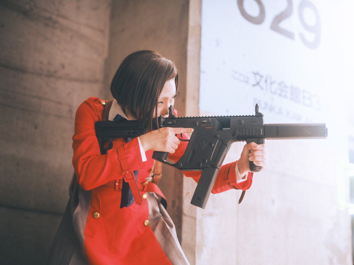 cafe_029's tweet photo. つい癖でガチ構えしてしまうのだけどコスプレ写真として撮る場合は少し顔が見えるようにずらしている。普通にやるとリアリティは出るけどバランス難しい。

ガチ勢からしたらひと言言いたくなるやつだろうけどもそこは目を瞑ってもろて😌

photo. @b3c_OC 
#ウルアコ2024 
#オールナイトアコスタ https://t.co/F8LOVt7s5x