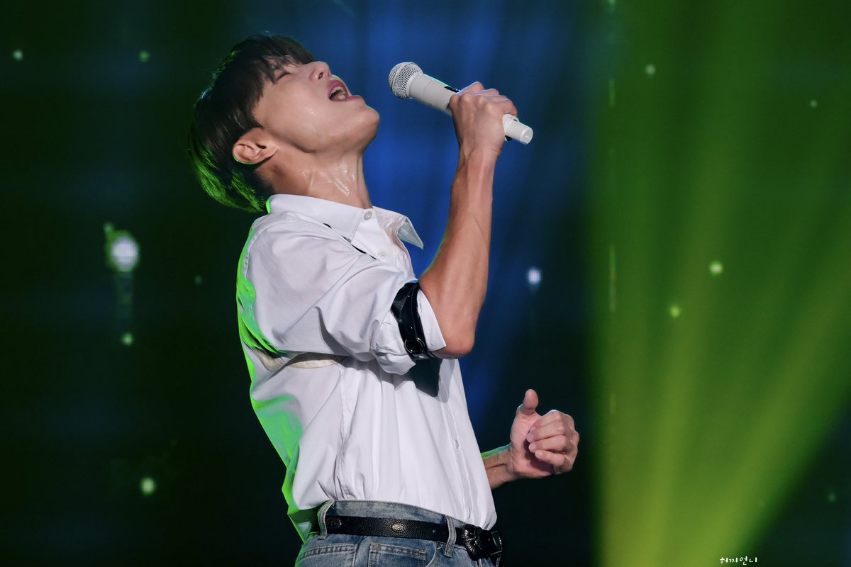 s_kimjj468's tweet photo. ๋ฌด๋ ์์์ ๋
ธ๋ํ๋ ๊น์ค์๋ ์ ๋ง...
240914 MEGAFIELD MUSIC FESTIVAL_๊น์ค์
#๊น์ค์ #์ค์ #์์์ค์ #JUNSU #XIA #๋ฉ๊ฐํ๋ #๋ฉ๊ฐํ๋๋ฎค์งํ์คํฐ๋ฒ #MEGAFIELD https://t.co/UIDACd6hUv