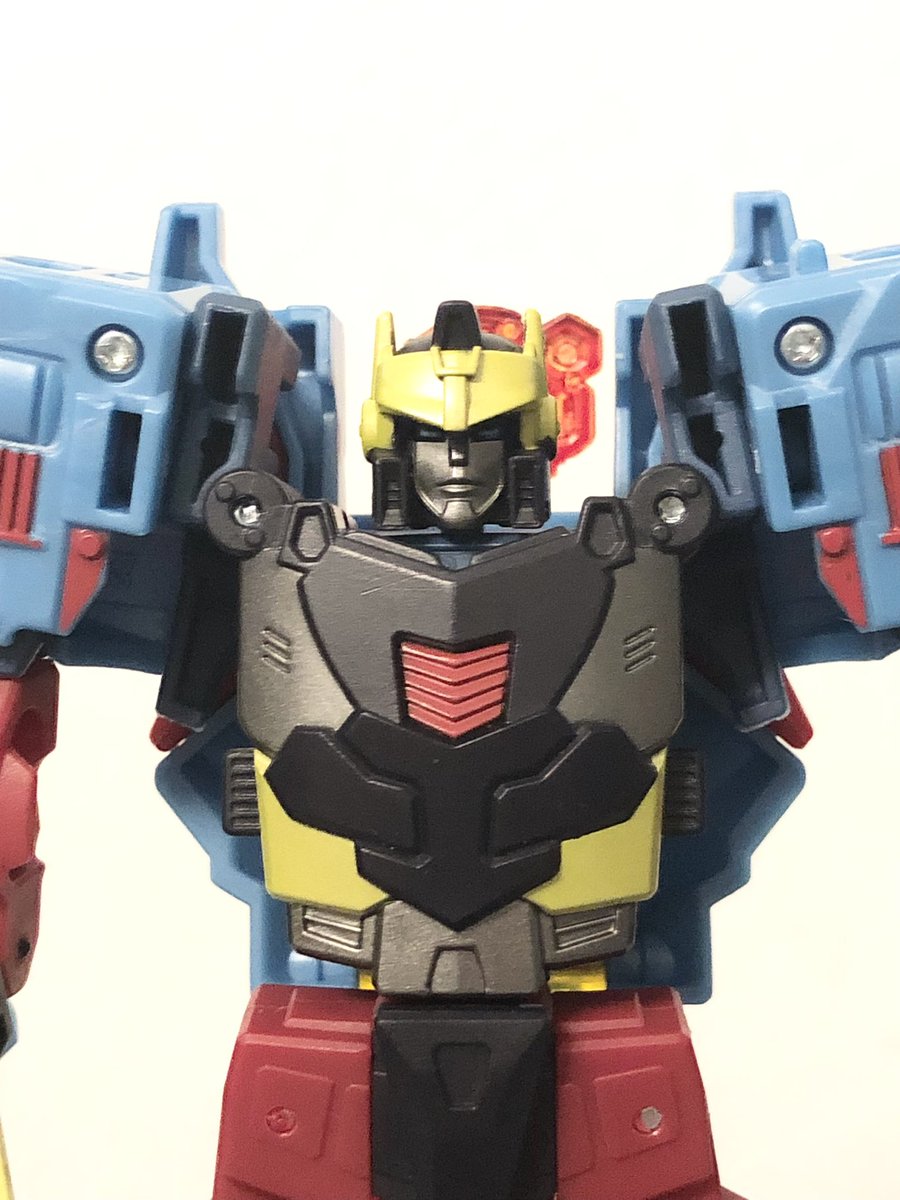 soyrapido's tweet photo. Transformers Legacy United Cybertron Universe Hot Shot #hotshot #transformers #transformerslegacyunited #transformerscybertron #hasbro #toyphotography #toycollection https://t.co/RAc6Mw6L26