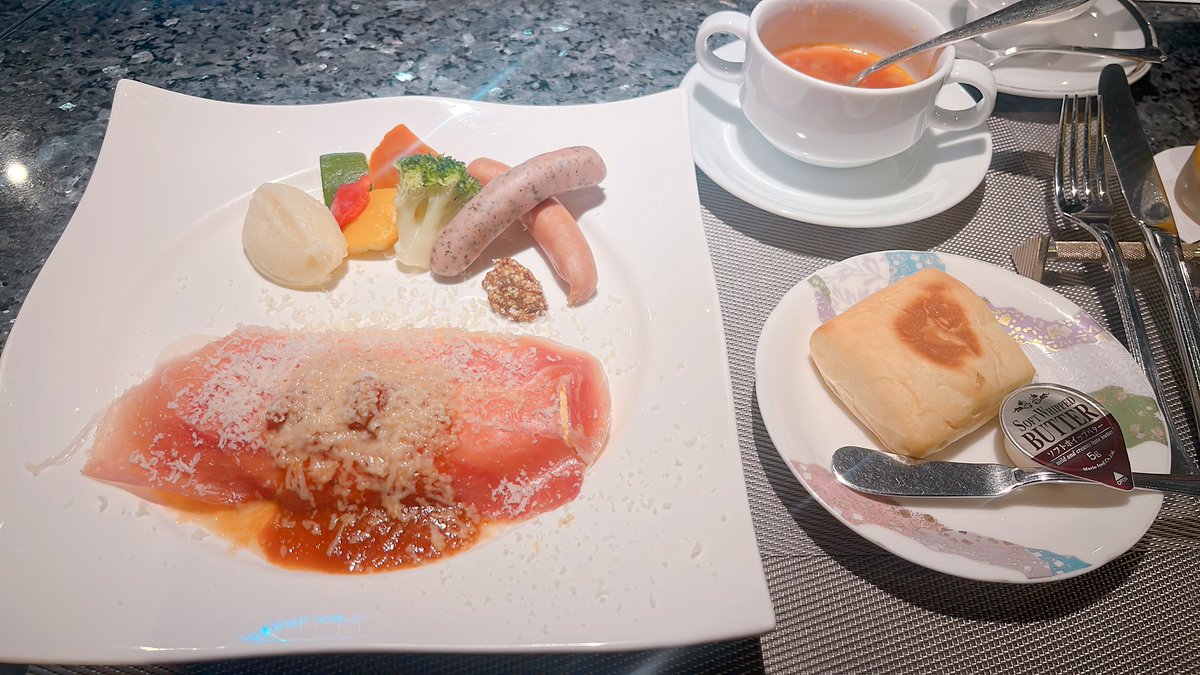 tororo_3737's tweet photo. 旅館のご飯もとっても美味しかった😋
山中温泉に2泊して最終日金沢観光した！
2泊で8回くらい温泉入ったw
幸せ旅だった♡

#石川県
#山中温泉 https://t.co/J7jC5KPUY9