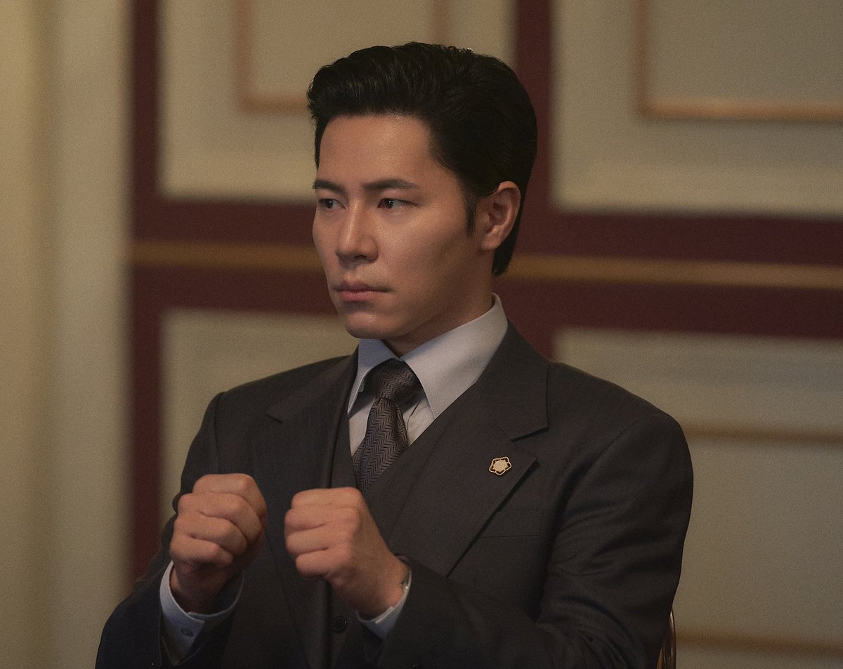 젠가 지방공만 바라보며 정말 아득빠득 현생을 살아가는 중이에요. 지방공에 제발 티켓이 남아있길 전전긍긍하고 있어요. 수능만 끝나면. 다 끝나면 진짜 원없이 배우님 볼 생각으로 살고 있어요.