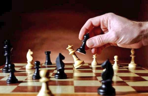 مما قرأت هذا الصباح
«درب عقلك على الامساك بزمام المبادرة دائماً .. كن الفعل ولا تكن رد الفعل.»