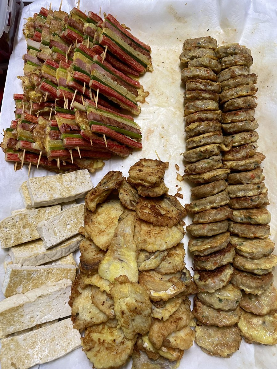 #백현아_우리집꼬치는이렇단다
아직 전 부치는 중인데 우리집 꼬치는 맛살, 마늘종, 햄, 단무지 들어가!!