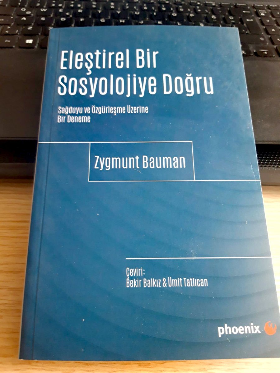 Bekir Balkız ile birlikte çevirdiğimiz Z. Bauman'ın eseri raflardaki yerini aldı ve bizim de elimize yeni ulaştı. Türkiye'deki sosyal bilimlere katkı sağlaması dileğiyle.
