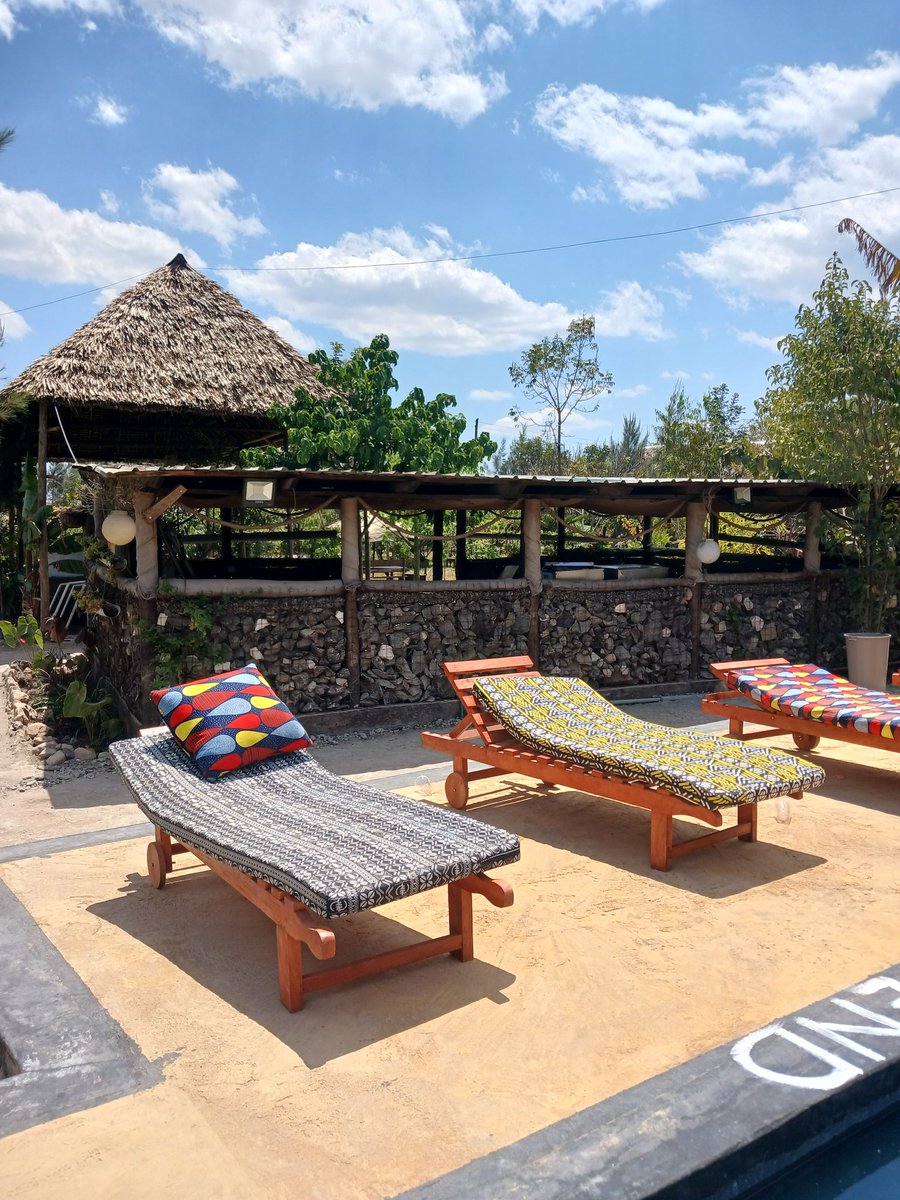 CPM_KAWEMBA's tweet image. A little weekend dump anyone?
Hidden gem 📍Ubuntu Kreative Village, Rongai.
Photo thread!☆

The last two weeks have been overwhelming much, and @Ubuntukreatives was the perfect place to reset and rewind. The two nights did me good!💆🏽‍♀️

I&apos;m now ready to kick ass!Lessgoo💥