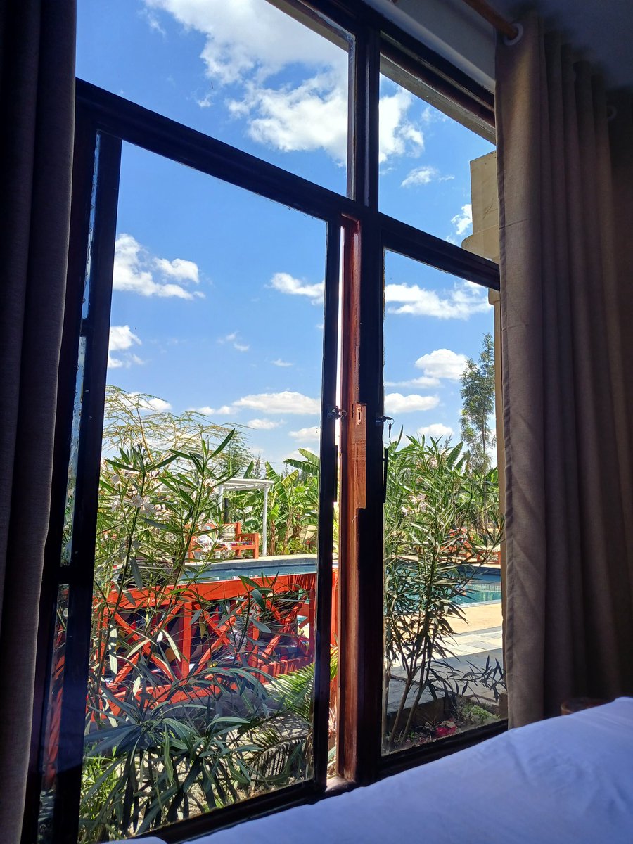 CPM_KAWEMBA's tweet image. A little weekend dump anyone?
Hidden gem 📍Ubuntu Kreative Village, Rongai.
Photo thread!☆

The last two weeks have been overwhelming much, and @Ubuntukreatives was the perfect place to reset and rewind. The two nights did me good!💆🏽‍♀️

I&apos;m now ready to kick ass!Lessgoo💥