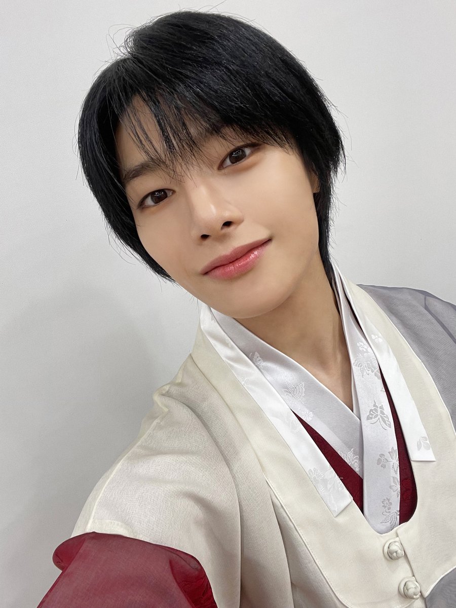 해피 추석, 스테이💝

#한 #HAN
#필릭스 #Felix
#승민 #Seungmin
#아이엔 #I_N

#StrayKids #스트레이키즈
#YouMakeStrayKidsStay