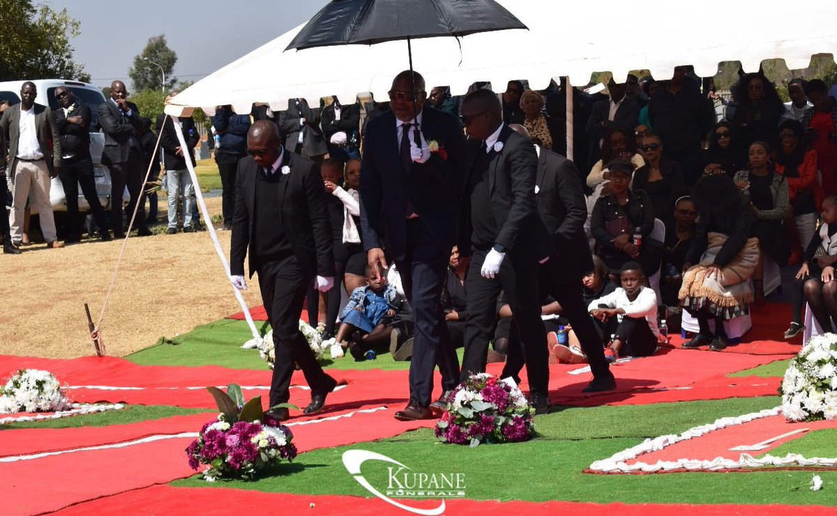 Kupane_Funerals's tweet photo. Our hands will never be full for you; we'll always hold your hand through the most difficult times 🫂
#YourFriendIndeed
#KupaneFunerals
Babel | Paul Mashatile | Home Affairs | Sunnyside | Zimbabweans | Menlyn | Miss SA | Floyd | Reed Dance https://t.co/c1b1n5YbKE
