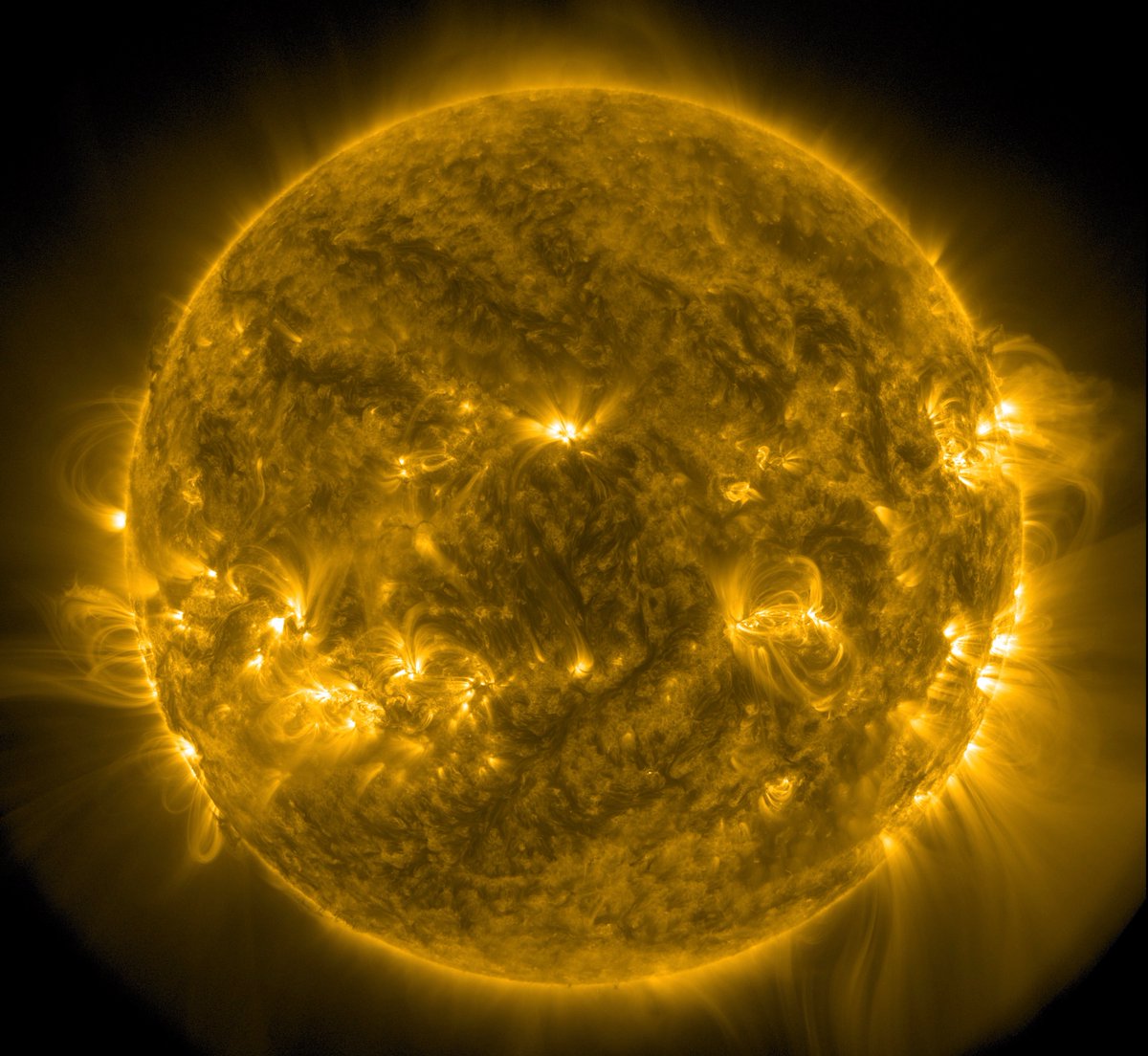 Guten Morgen zusammen - wie immer mit einem aktuellen Bild der Sonne via Satellit SDO.