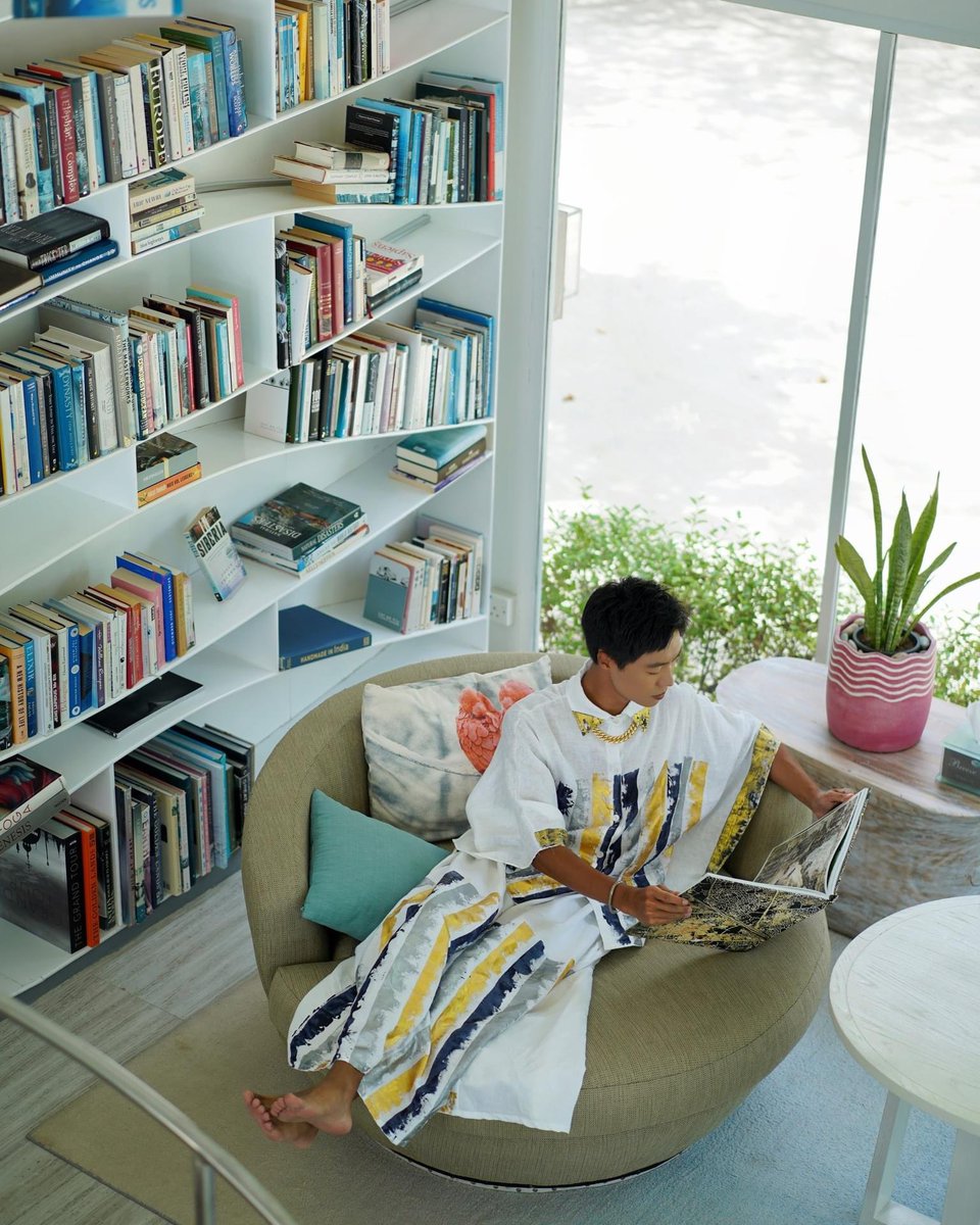 Step into a sanctuary of stories with the ocean as your backdrop. Our Wanderlust Library offers the ideal haven to immerse yourself in a captivating book, while the soothing waves compose your personal soundtrack.

#luxsouthariatoll  #islandescape #tropicalvibes #luxresorts
