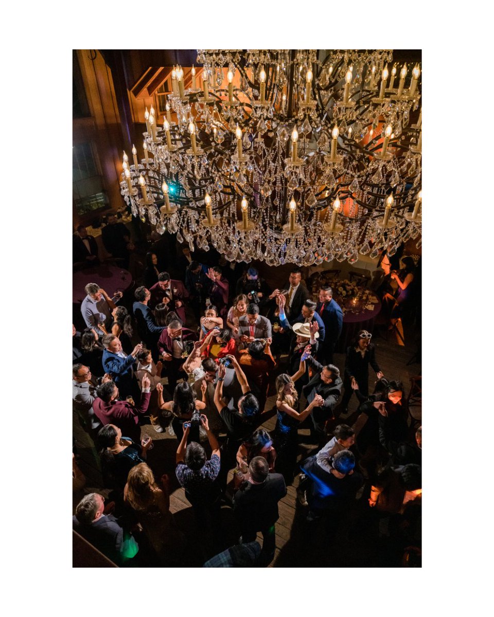 insbystudio's tweet photo. How perfect is this wedding reception? 💜🤩
Everything feels just right, with a warmth that brings everyone together.

#nestldown #nestldownweddings #nestldownwedding #nestldownca #weddinginspirationideas #californiaweddingphotographer #weddingvideographerca https://t.co/hqiMn1GEuv