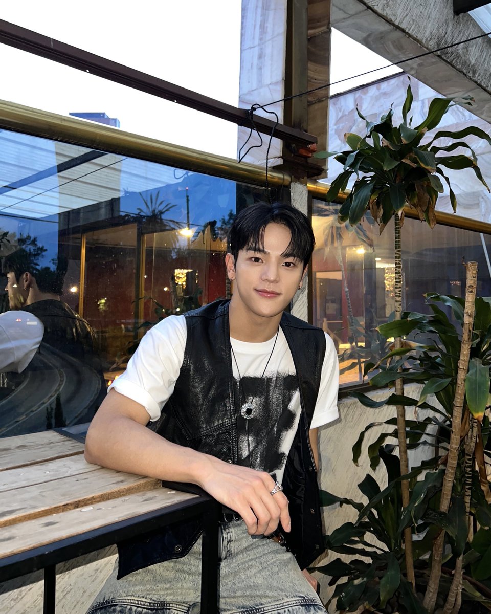 김우진 KIM WOOJIN tweet media