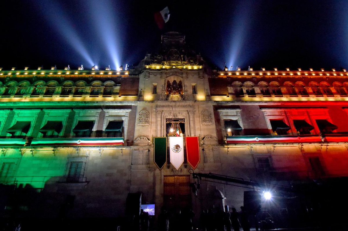 ¡Viva la Independencia de México!
¡Viva la democracia!
¡Viva nuestra soberanía!
¡Viva la fraternidad universal!

¡Que muera la corrupción!
¡Muera el racismo!
¡Muera la discriminación!

¡Que viva el amor! ¡Que vivan todas y todos los mexicanos! ¡Que viva la Cuarta Transformación!