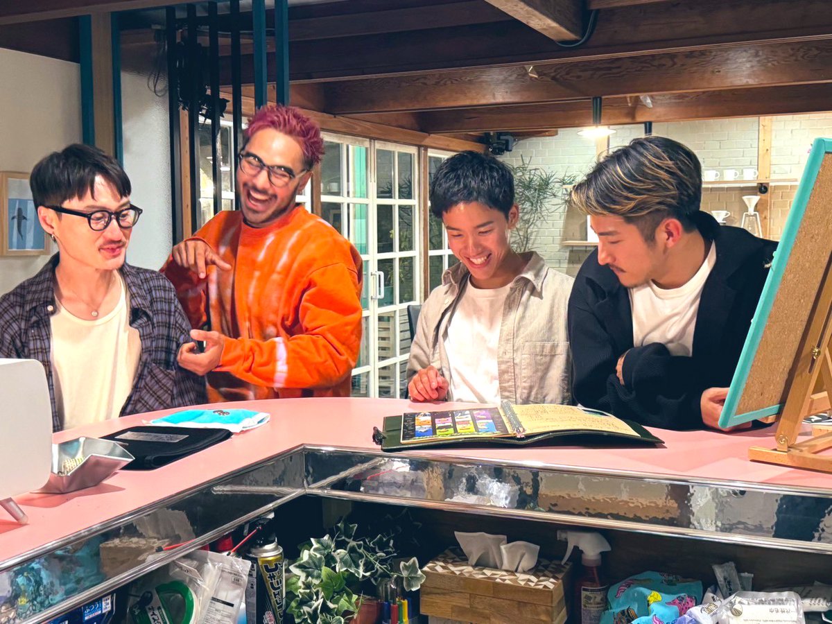 HishidaKeisuke's tweet photo. Green RoomやCoffee TruckでのBoysを少しずつ❼
#netflix #ボーイフレンド #TheBoyfriend
#恋愛リアリティショー https://t.co/eFuAGWMb9L