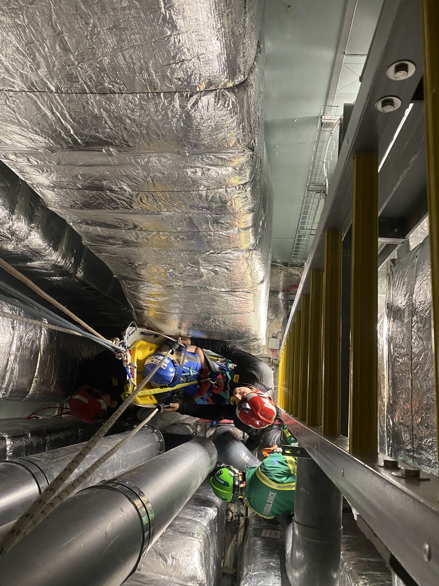 Great multi-agency working, testing Emergency Response  at The Midland Metropolitan University Hospital, (Opening October 6th).  Thanks to all involved! <a href="/SWBHnhs/">SWB NHS Trust</a> <a href="/WMASHART/">WMAS HART</a> @WMFSSSmethwick <a href="/WestMidsFire/">West Midlands Fire Service</a> <a href="/WMFSTechRescue/">Technical Rescue</a> #MoreThanAHospital #JointLearning