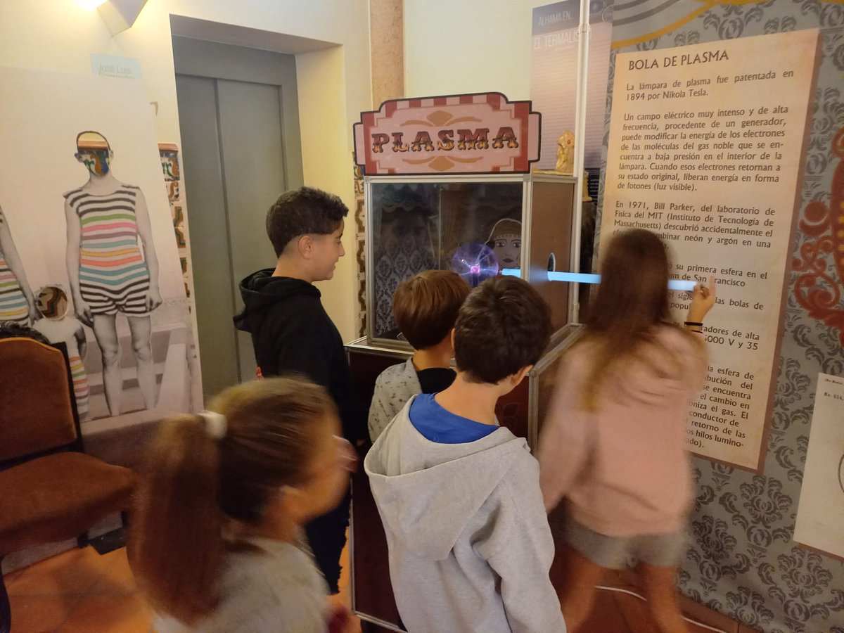 La semana pasada estuvimos recibiendo al alumnado del CEIP Pablo Luna de Alhama de Aragón con quienes realizamos visitas didácticas al Gran espectáculo eléctrico.