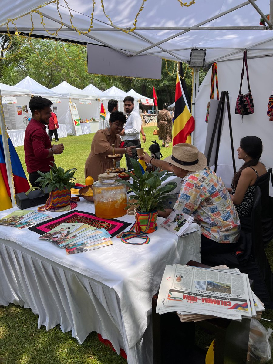 IndiaEmbCol's tweet photo. The Embassy of Colombia in India participated in international fair that brought together embassies from Latin America and Africa at the iconic Nehru Park in New Delhi. This  event provided a platform to promote exchange  showcasing our cultural and touristic richness🇨🇴🤝🇮🇳 https://t.co/XsJ0PnzccR