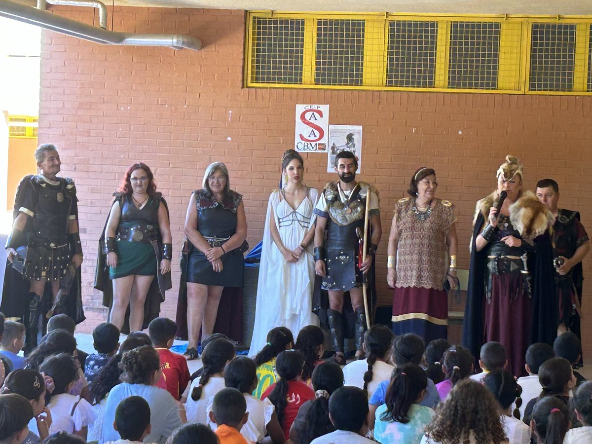 Gracias a @CyR_Cartagena por visitar nuestro Centro y contribuir a que nuestro alumnado conozca un poquito más la gran historia de nuestra ciudad‼️
#EscuelaPublica #EducacionInclusiva <a href="/NachoJaudenes/">Nacho Jáudenes</a> <a href="/AytoCartagenaES/">Ayuntamiento de Cartagena</a>