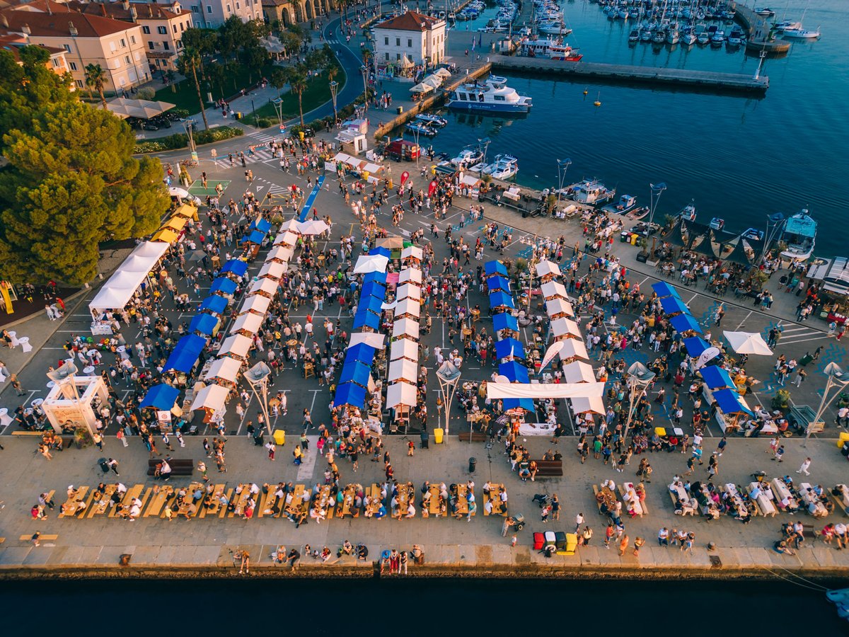 SloveniaInfo's tweet photo. Welcome to 📍Koper, a captivating coastal town where history, culture, and cuisine intertwine in a grand celebration of its 1500th anniversary.
#ifeelsLOVEnia #sloveniaculture #mojaslovenija #visitkoper
Learn more: https://t.co/J379mGYLkO https://t.co/APCTomnQke