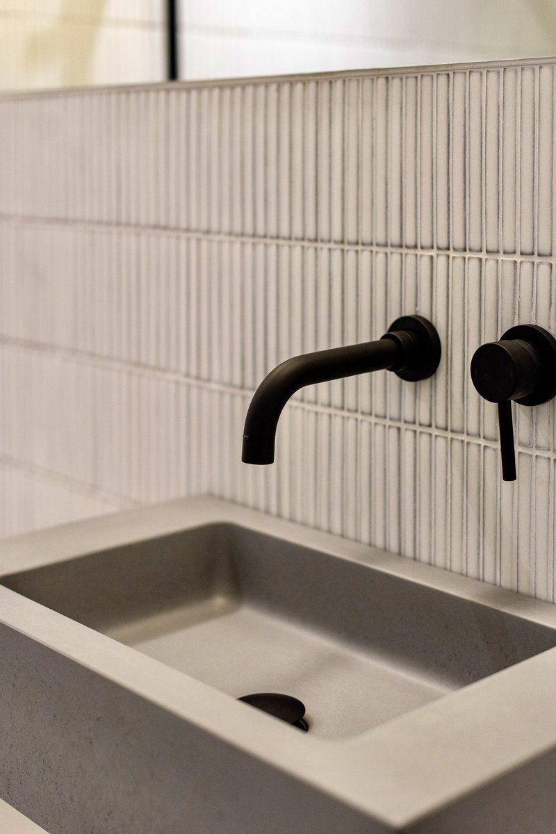 There’s something about the simplicity of these Japanese-inspired white glazed tiles that makes them feel effortlessly modern. 

In collaboration with <a href="/DomusTiles/">Domus Group</a> 

#bydobuild #dobuild #fineconstruction #CIOB #BIID #TheList