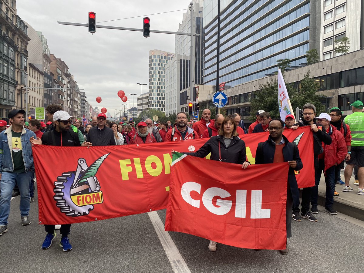 Giulia Barbucci (@giuliabarbucci) on Twitter photo Solidarietà della <a href="/cgilnazionale/">CGIL Nazionale</a> ai sindacati e lavoratori belgi scesi in piazza a Bruxelles in una grande manifestazione per chiedere una politica industriale forte che impedisca i tagli nel settore automobilistico Solidarietà della <a href="/cgilnazionale/">CGIL Nazionale</a> ai sindacati e lavoratori belgi scesi in piazza a Bruxelles in una grande manifestazione per chiedere una politica industriale forte che impedisca i tagli nel settore automobilistico
