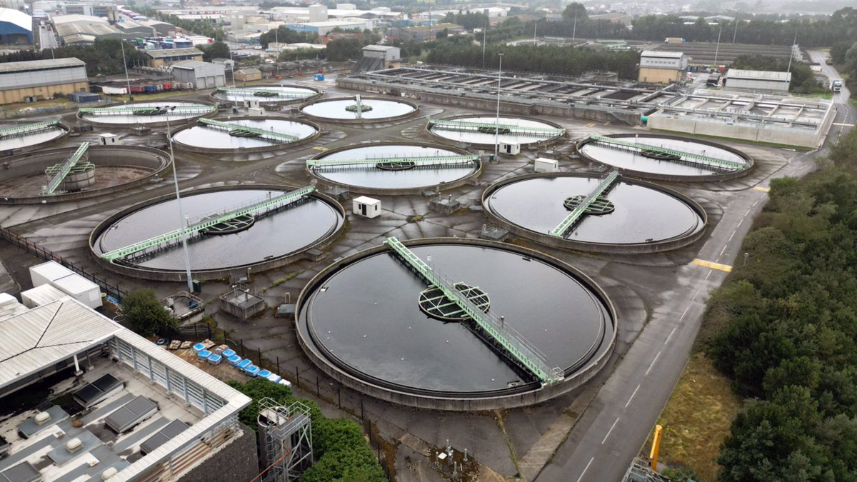 Some of our Water Team members recently visited Belfast WwTW. NI's largest wastewater treatment works, for an insightful tour led by NI Water’s Mark Consiglia, from screening to aeration and final settlement.

Thanks to NI Water for hosting.

#LearningInAction #DoransNI