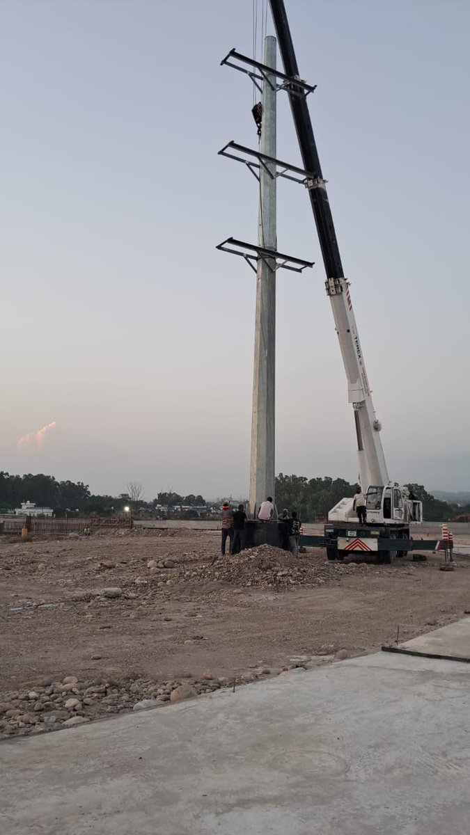 Xenstd2jpdcl's tweet image. In order to reduce the footprint of the exisitng 33KV Canal Satwari Line on Lattice Towers   and to improve  the landscape of Tawi River Front being constructed under Jammu Smart City Limited 3No Monopoles have been erected in the River Front area its realignment