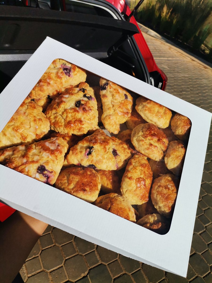 Mokone_Fifi's tweet photo. If you are around Menlyn, Moreleta Park, Mooikloof or Garsfontein, I am your baker😊 https://t.co/z3J5RoPiHn
