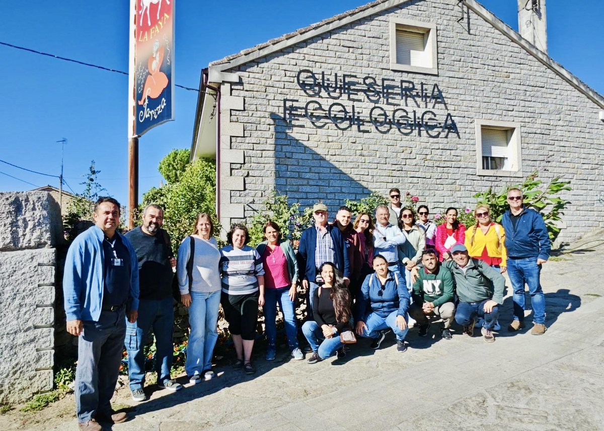 RadioArucas's tweet photo. El queso canario triunfa en Fromago: la Mancomunidad del #NorteGC en la cima del sabor. La delegación norteña representó con orgullo a Gran Canaria en la feria de quesos más grande de España.

@MancomunidadNGC https://t.co/puNlLRMTMQ