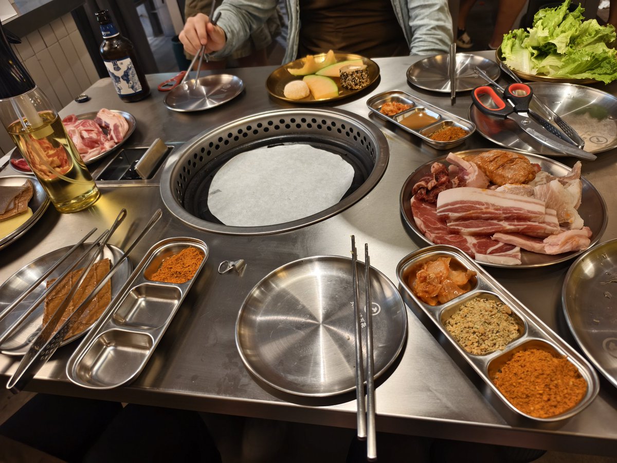 中秋跟妹妹一起吃烤肉～